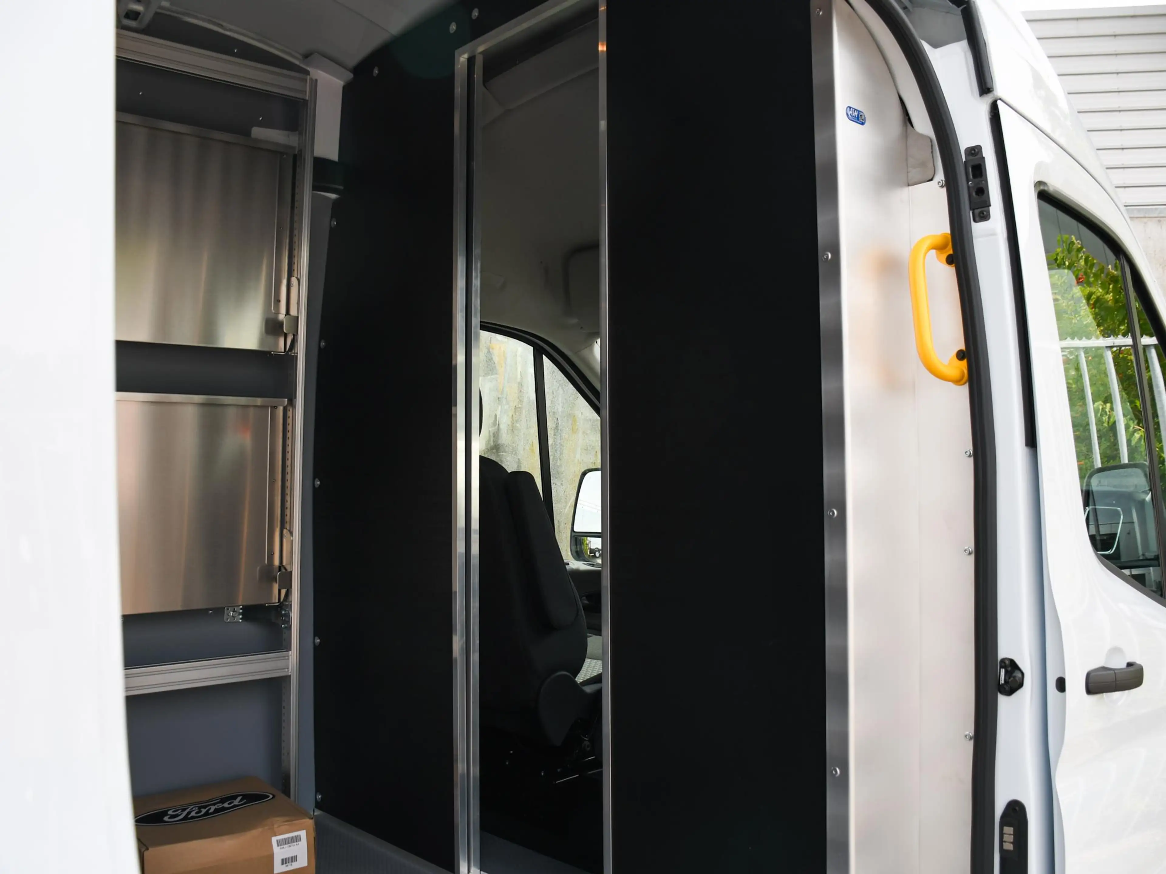 Ford E-Transit 350 L4H3 Trend 68 kWh 184pk Automaat 360° CAM. | A — photo 14