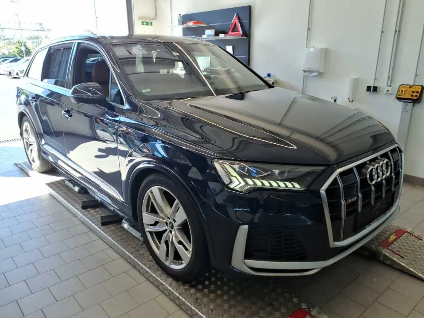 Audi SQ7 *PANO*AHK*MATRIX*STANDHZG*LUFT*HEAD-UP* Blau - 2