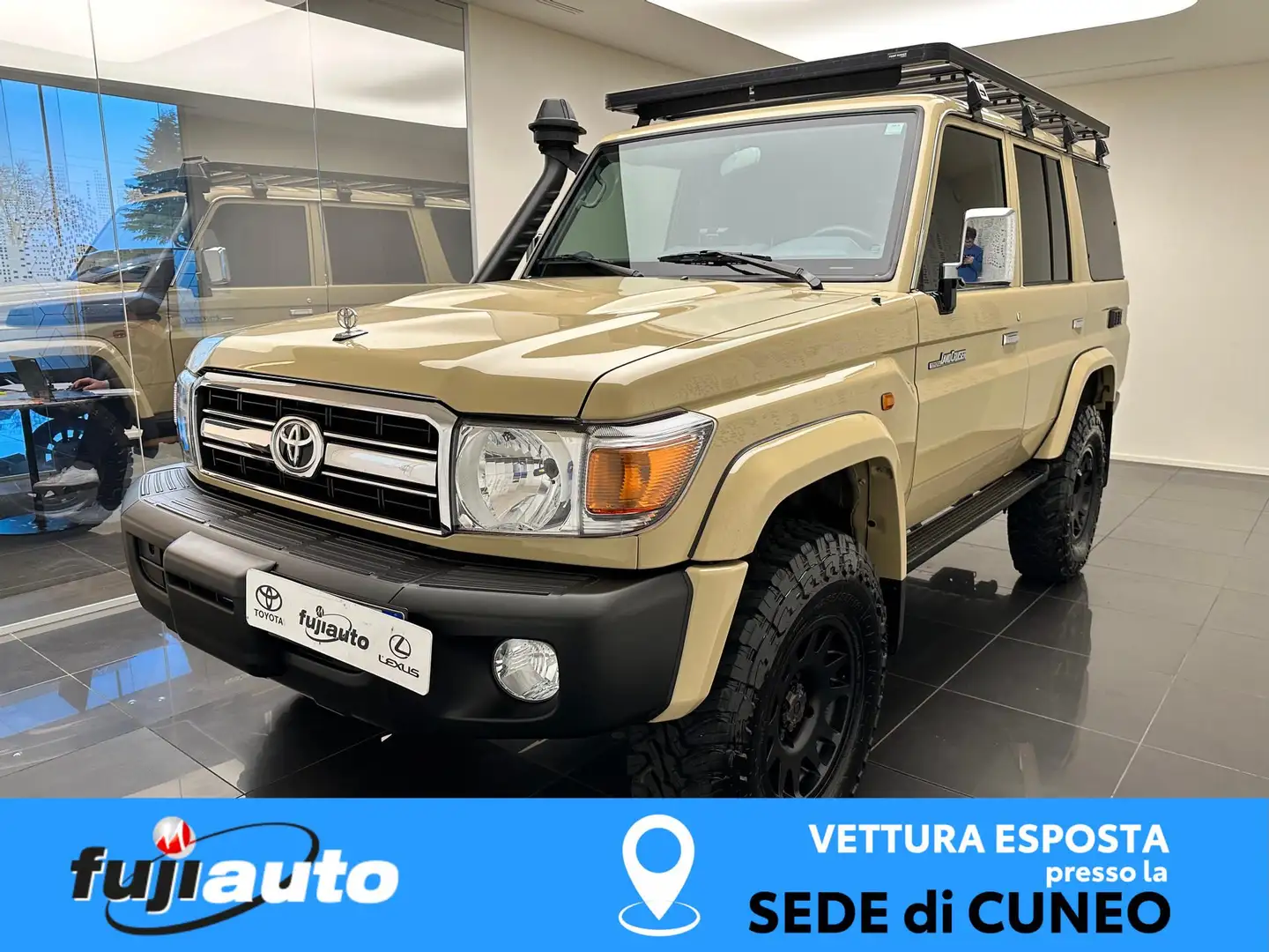 Toyota Land Cruiser LAND CRUISER GRJ76 4.0 BENZINA/GPL Beige - 1