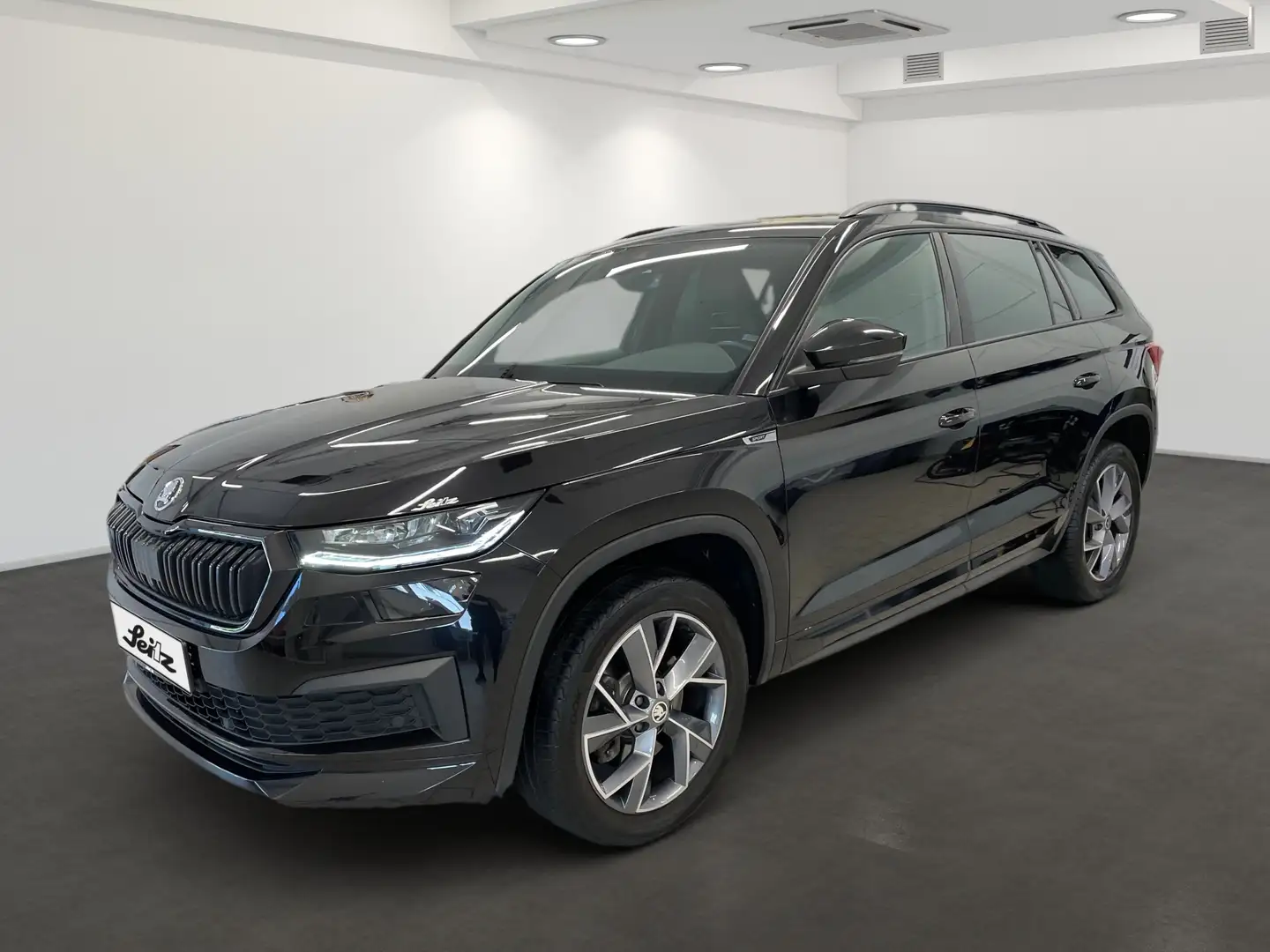 Skoda Kodiaq 2.0 TDI 4x4 Sportline *AHK*MATRIX*PDC*SITZH* Zwart - 2