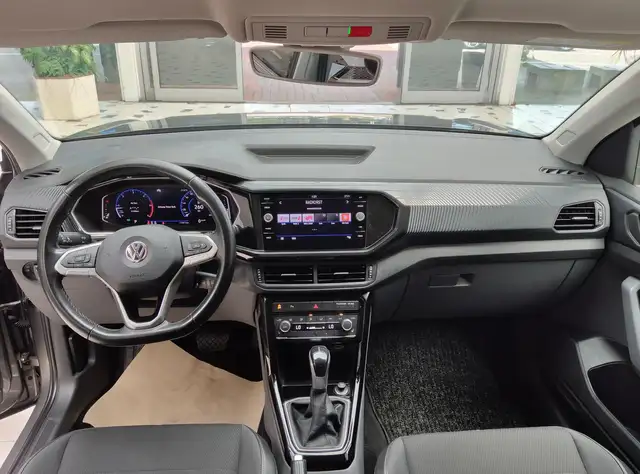 Volkswagen T-Cross view 22