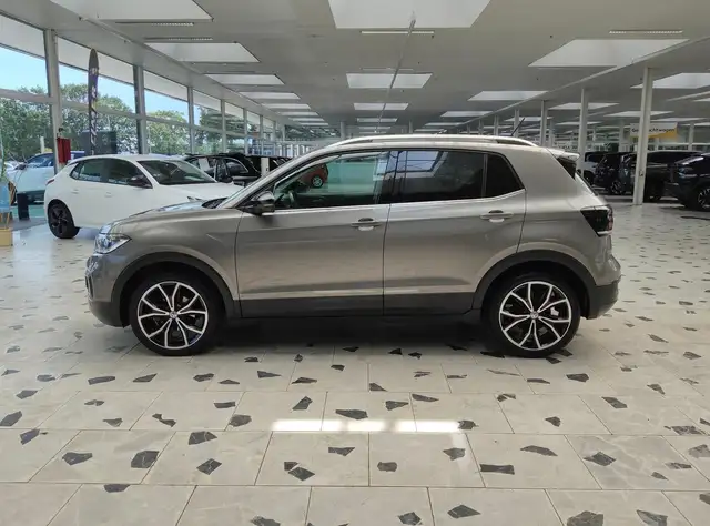 Volkswagen T-Cross view 4