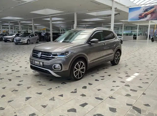 Volkswagen T-Cross view 3