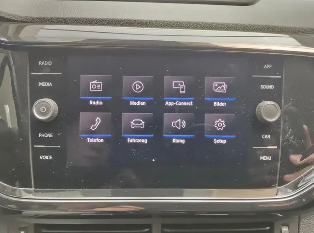 Volkswagen T-Cross view 18