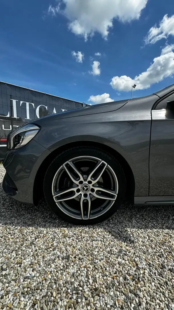 Mercedes-Benz A 180 Mercedes-Benz A 180 d AMG Line - 2