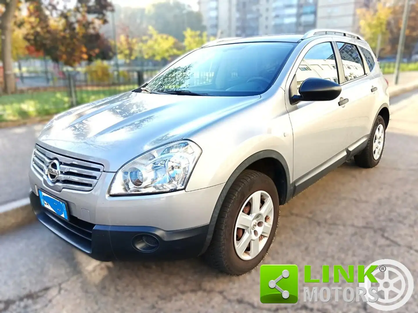 Nissan Qashqai+2 1.6 16V Acenta Silber - 1