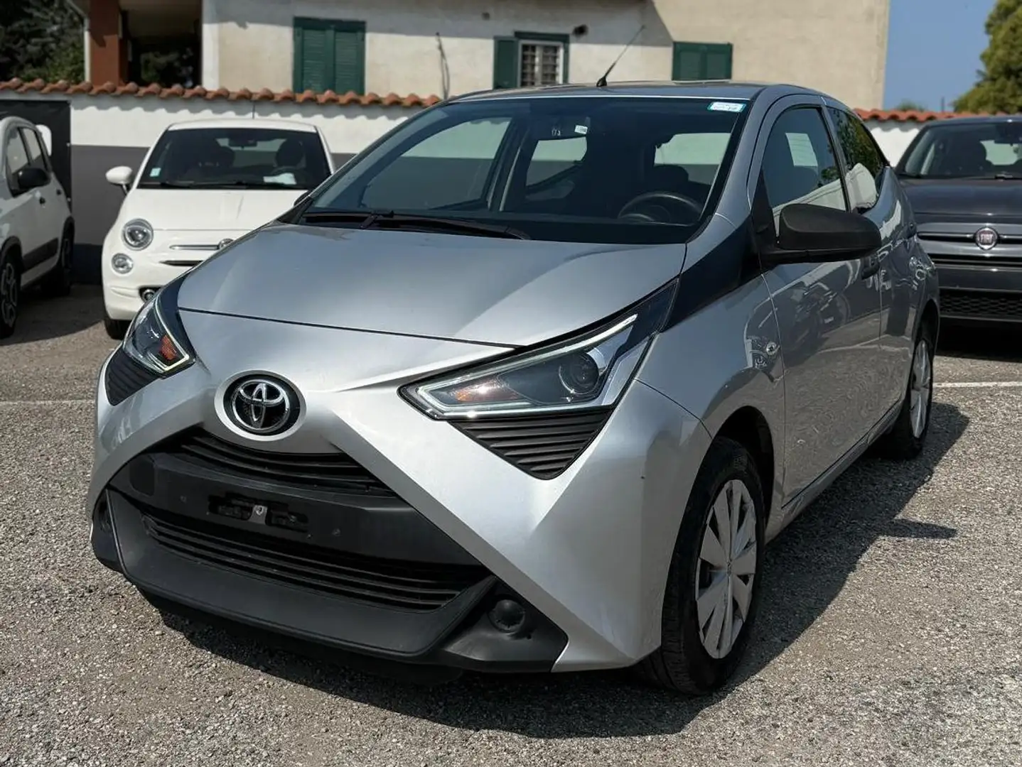 Toyota Aygo 5p 1.0 x-business fun 72cv Grigio - 2