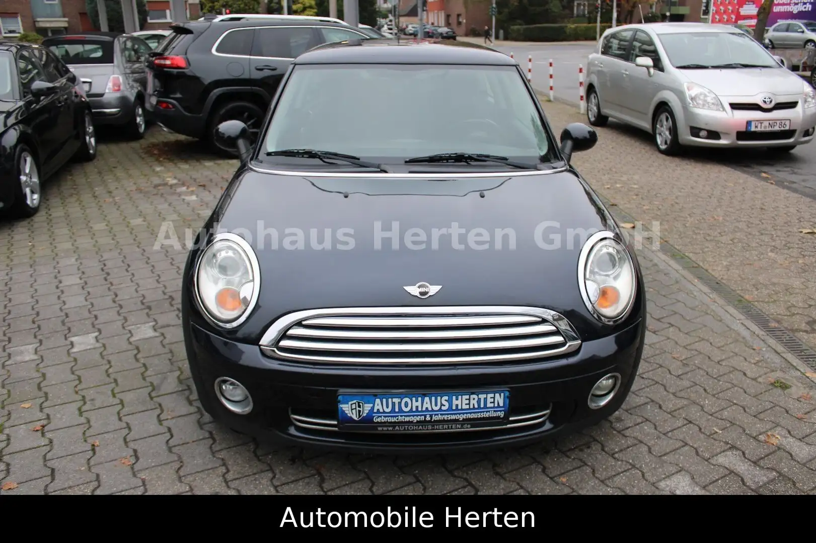 MINI One One*FACELIFT*XENON*MOTOR LÄUFT UNRUHIG* Schwarz - 2