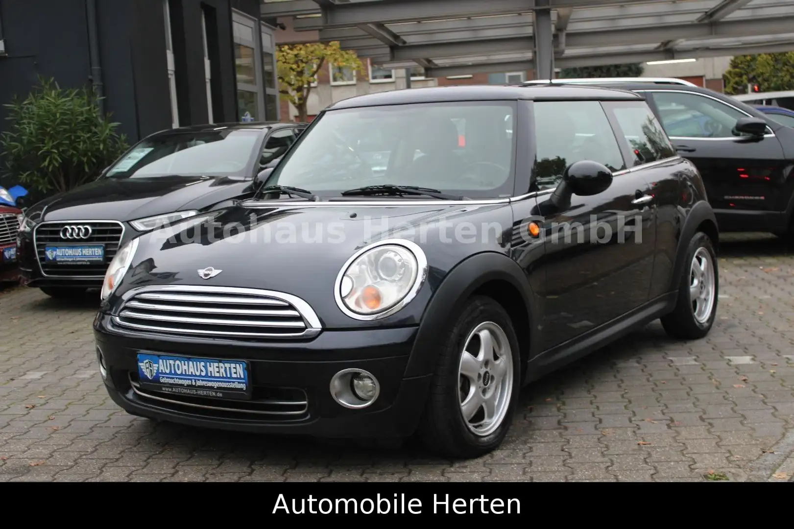 MINI One One*FACELIFT*XENON*MOTOR LÄUFT UNRUHIG* Schwarz - 1