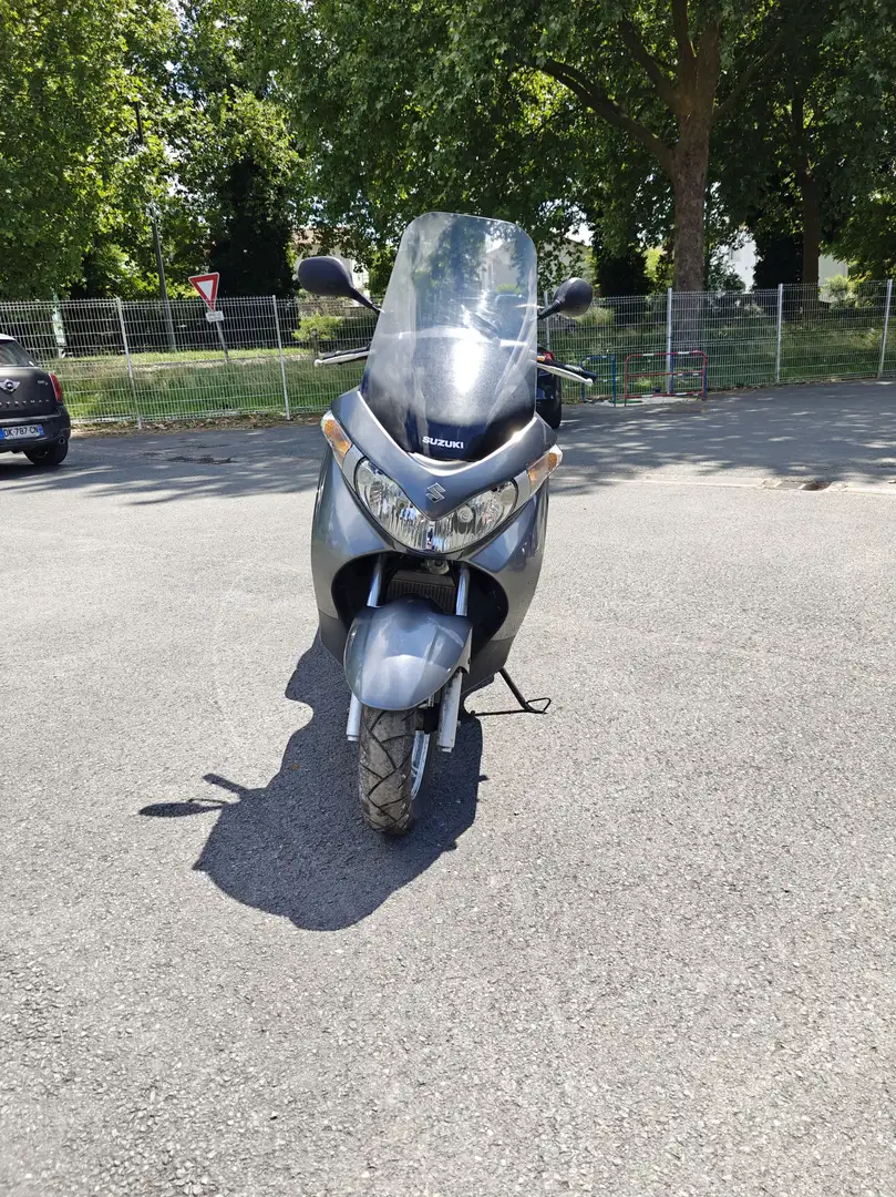 Suzuki Burgman 125 Šedá - 1