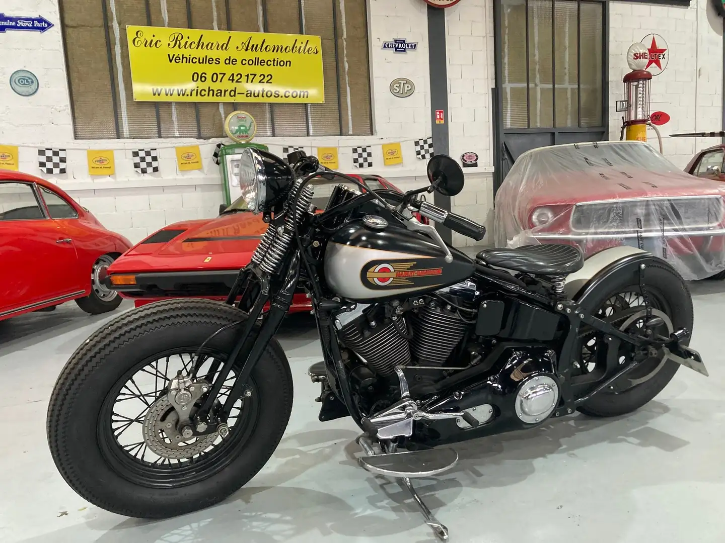 Harley-Davidson Softail BOBBER Negro - 1