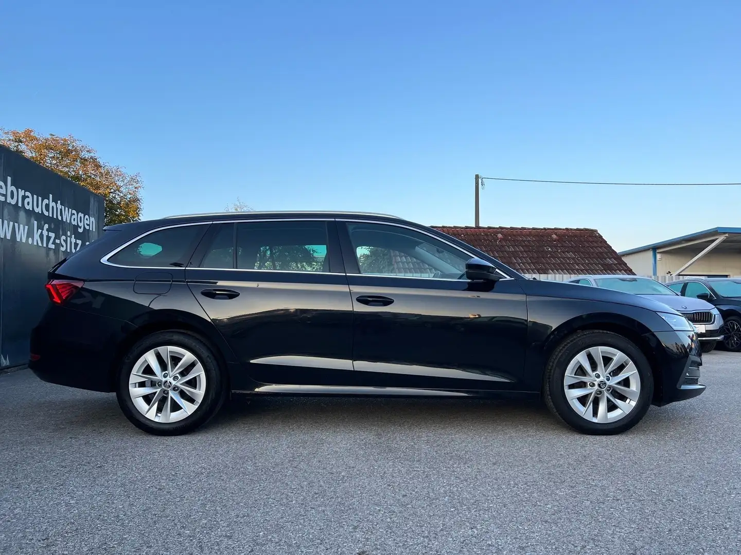 Skoda Octavia Combi 2,0 TDI Style DSG | ACC/HUD Schwarz - 2