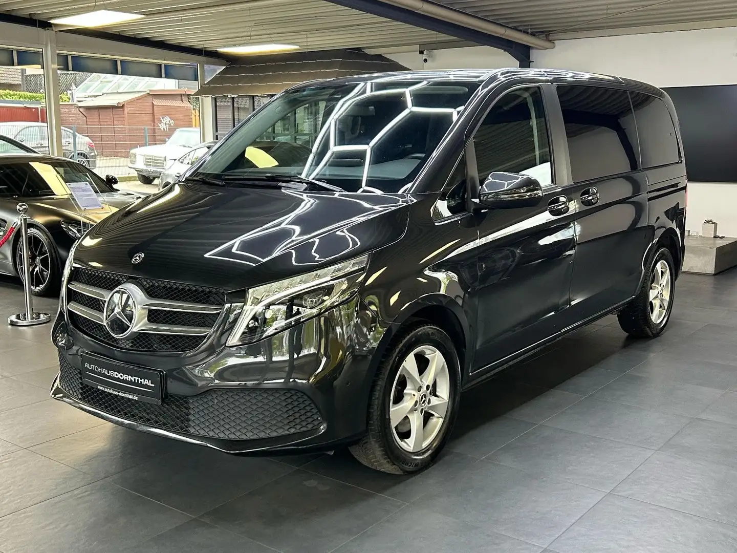 Mercedes-Benz V 220 d EDITION 4MATIC KOMPAKT/AHK/NAVI/ Grau - 1