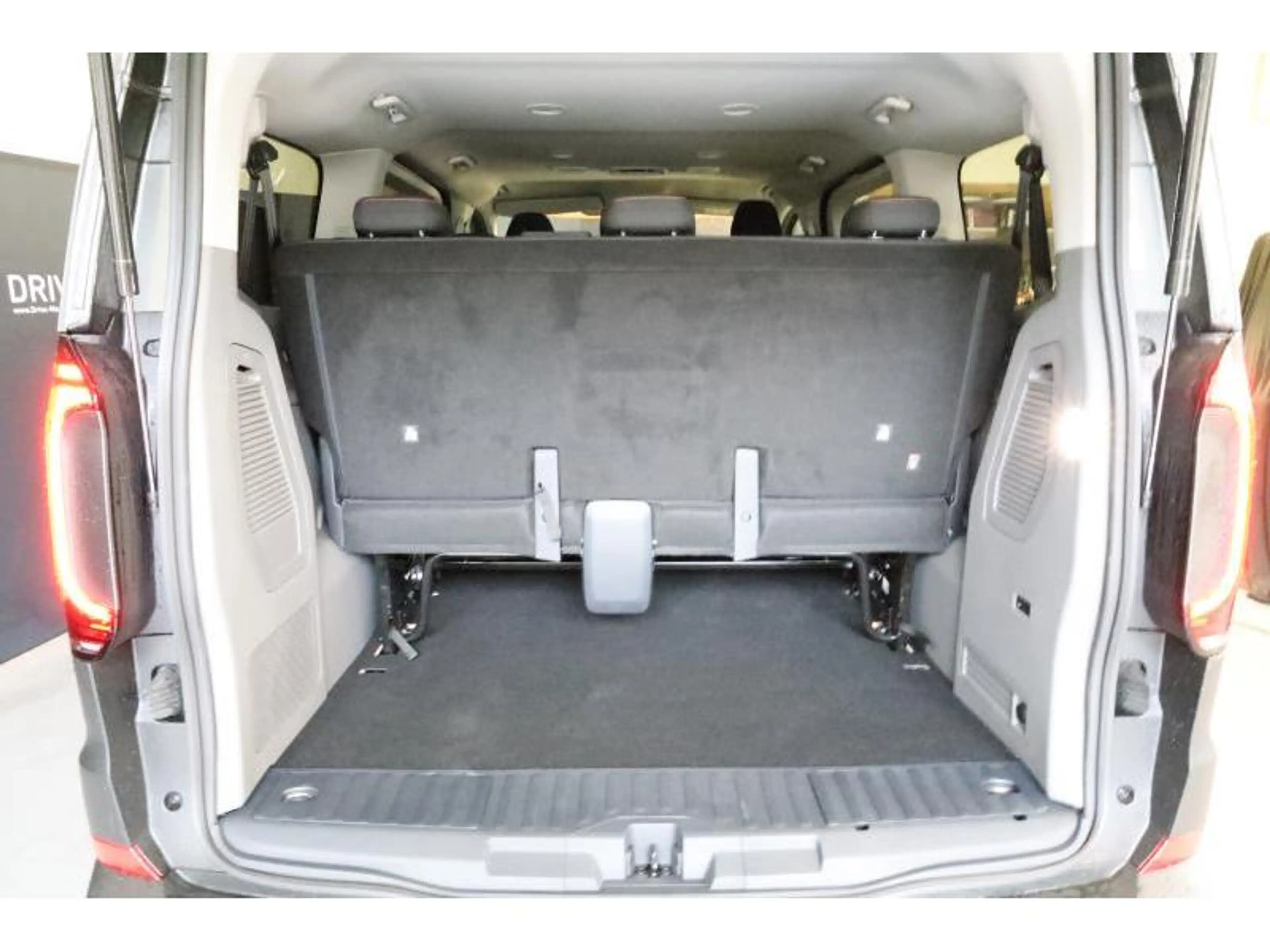 Volkswagen T7 Caravelle PanAmerica Court AHK — photo 6