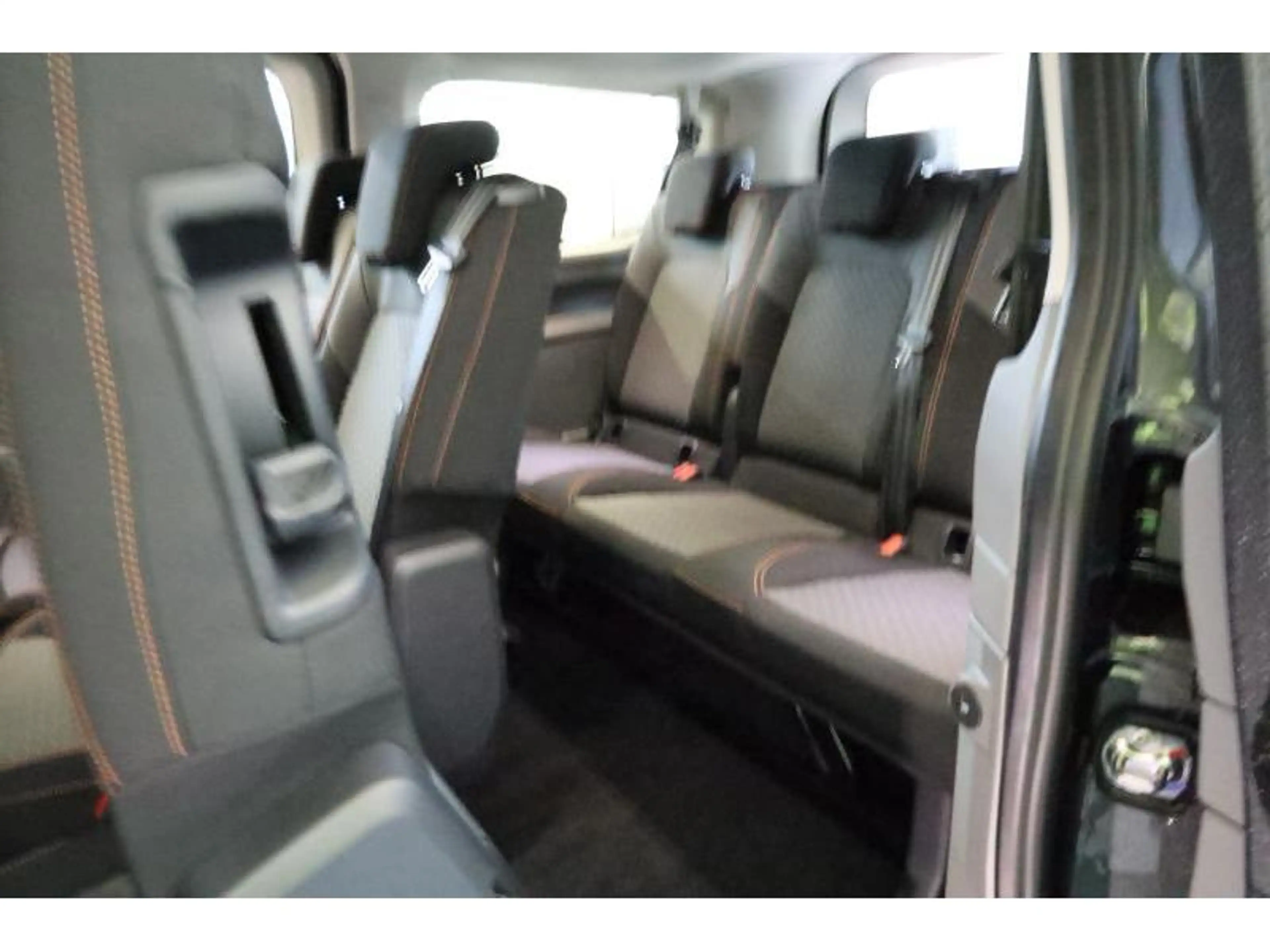 Volkswagen T7 Caravelle PanAmerica Court AHK — photo 7