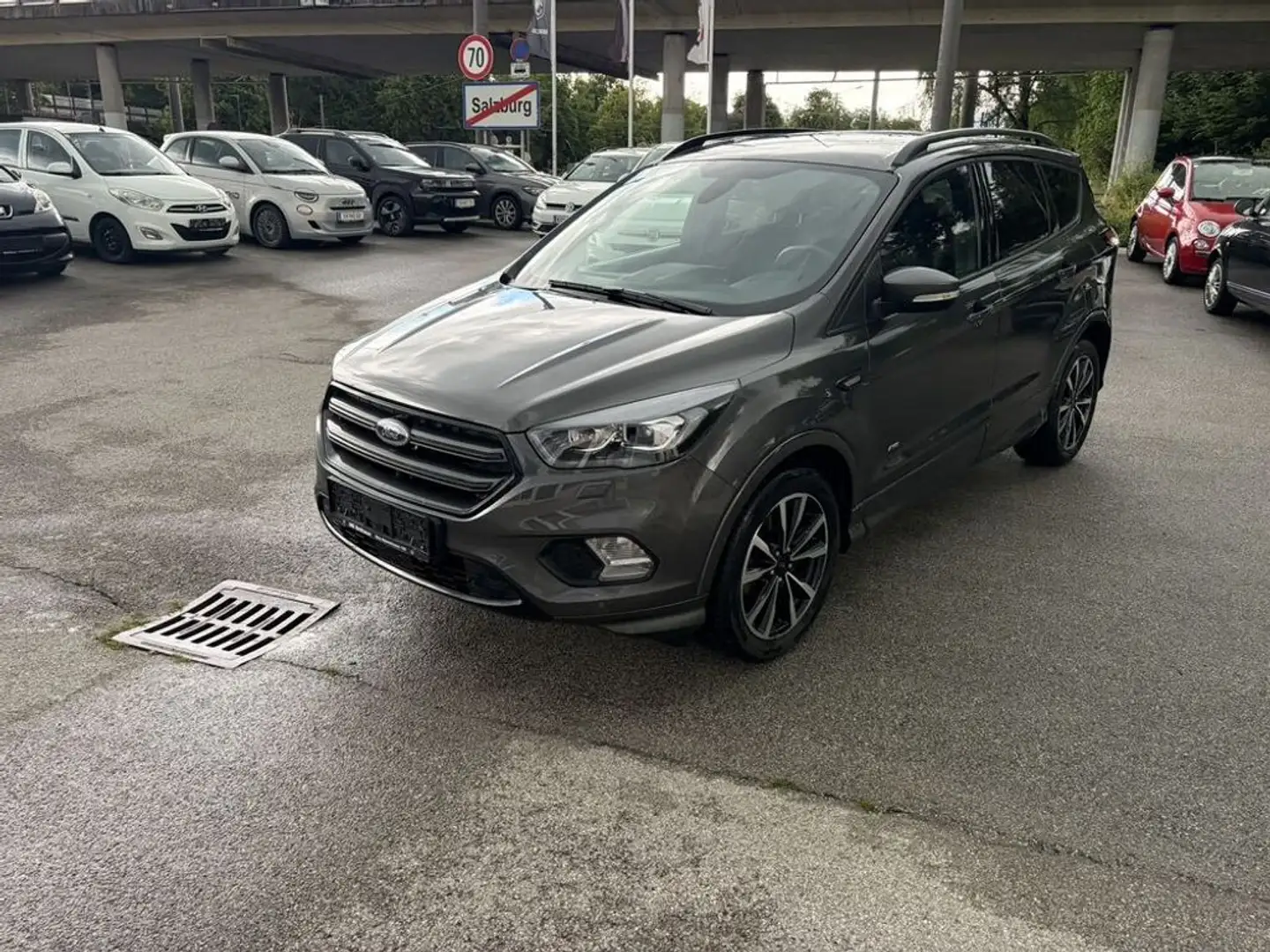 Ford Kuga ST-Line Grau - 1