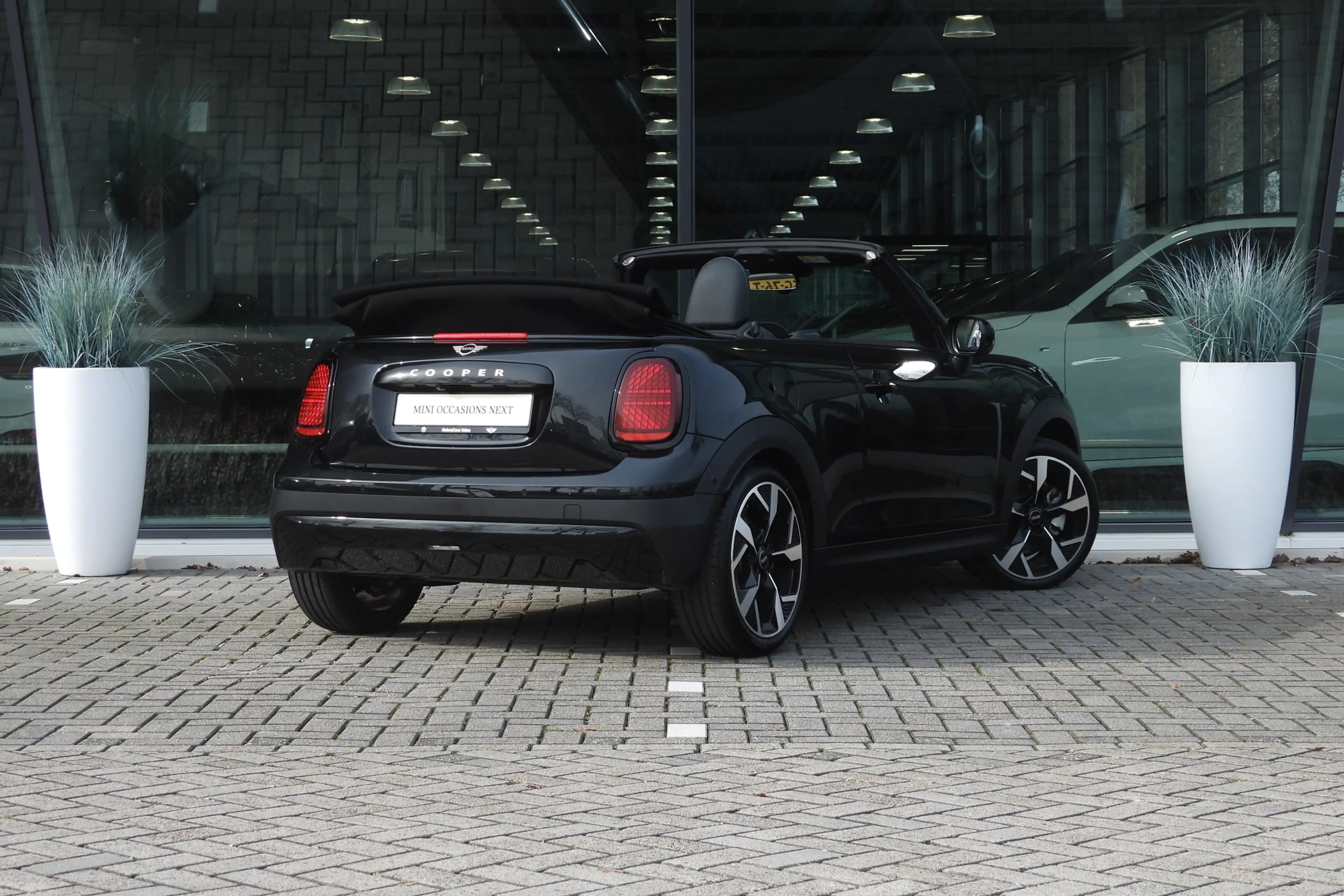MINI Cooper C Cabrio Automaat / Classic / Pakket M / 18" Slide Spoke 2- — photo 5