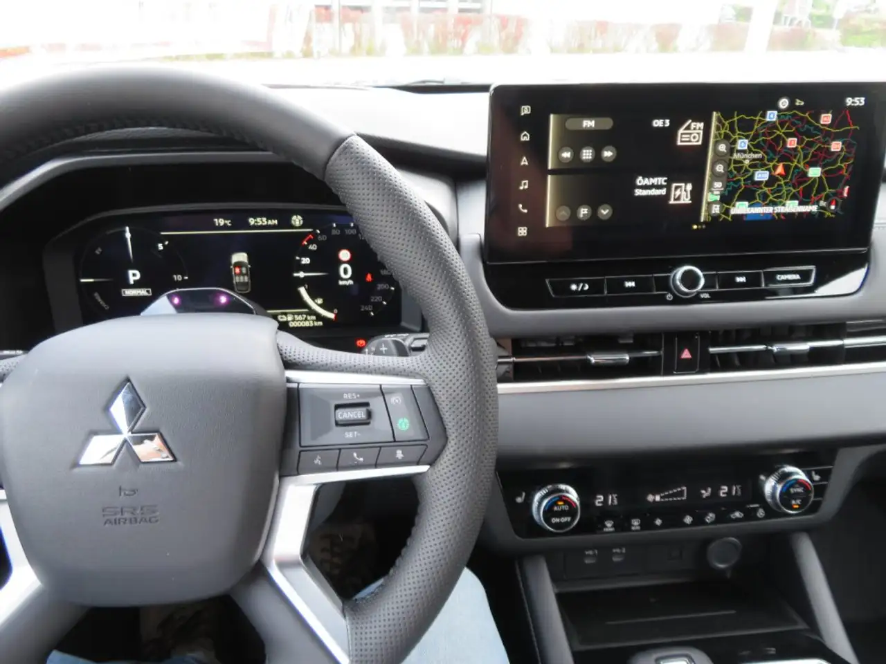 Mitsubishi Outlander 2026 — фото 11
