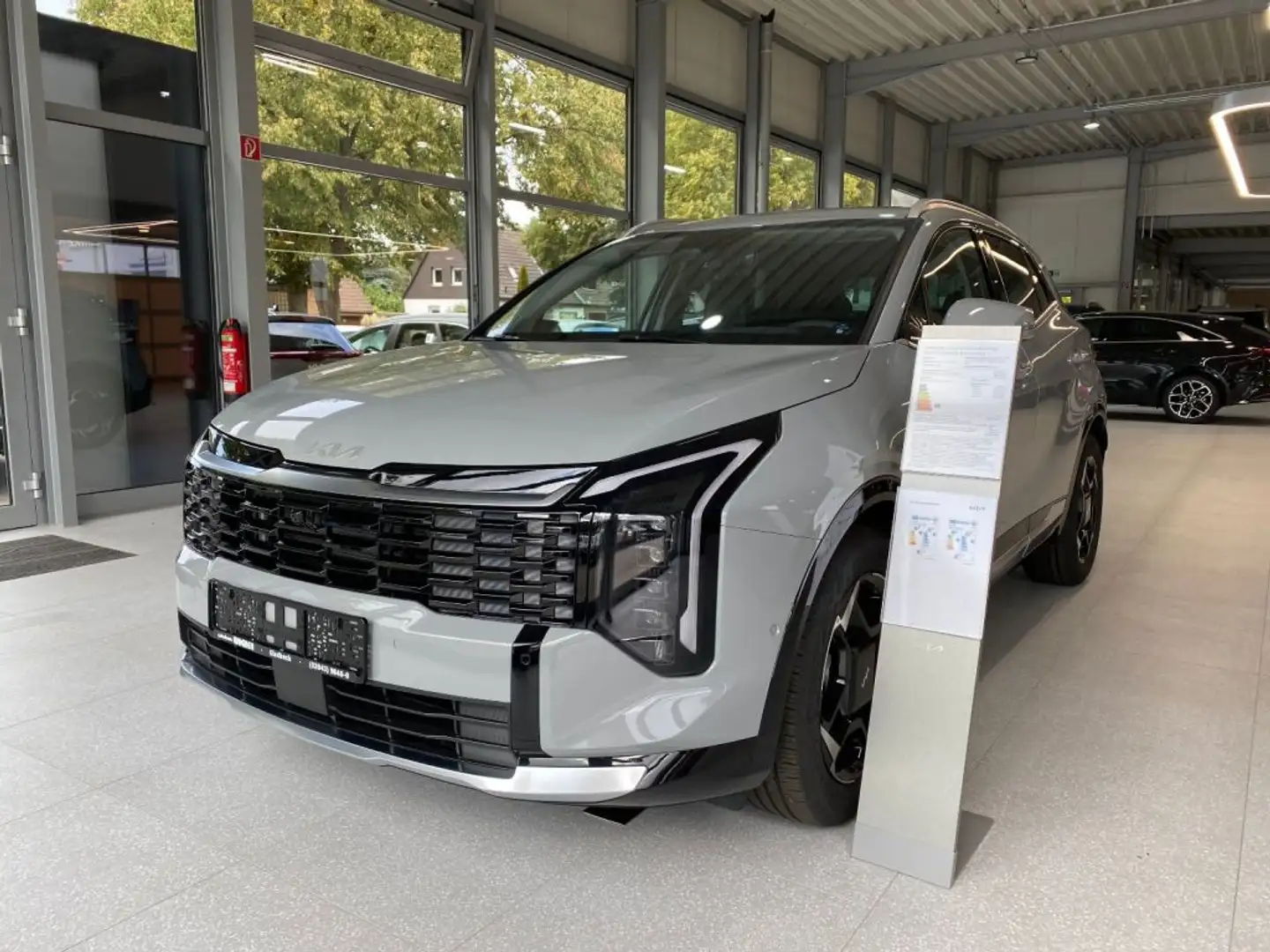 Kia Sportage 1.6 T-GDI 2WD DCT Spirit Grau - 2