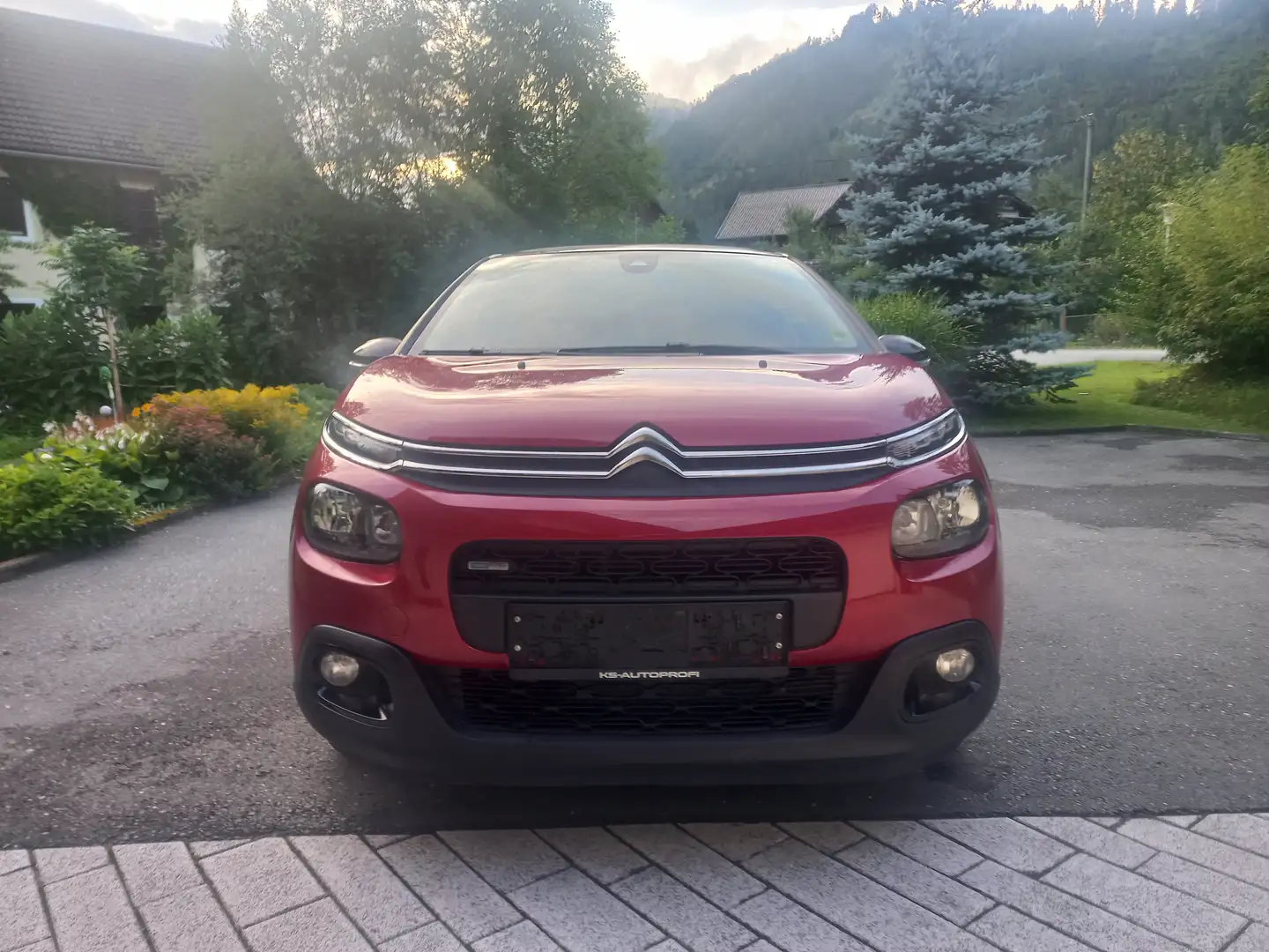 Citroen C3 C3 PureTech 82 5-Gang-Manuell Shine Shine Rot - 2
