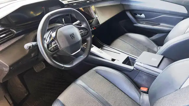 Peugeot 308 view 8