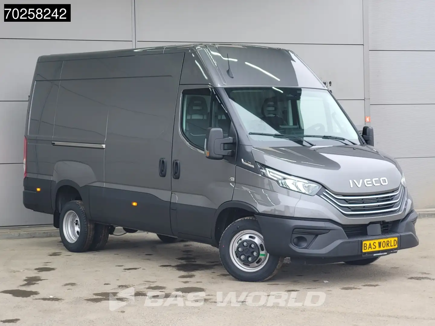 Iveco Daily 35C21 3.0L Automaat 2025model L2H2 ACC Camera Park Grau - 2