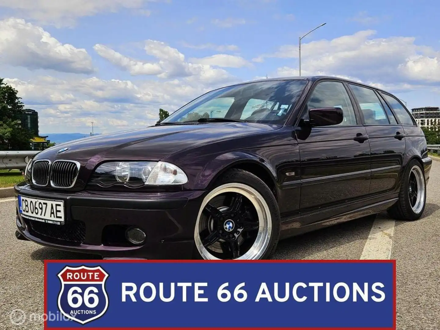 BMW 330 330i touring | 2001 | Route 66 Auctions Schwarz - 1