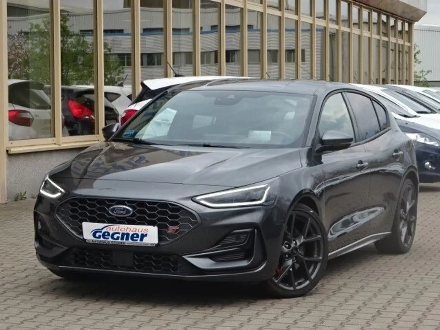 Ford Focus 280PS Autm. ST X iACC Navi LED Gris - 2