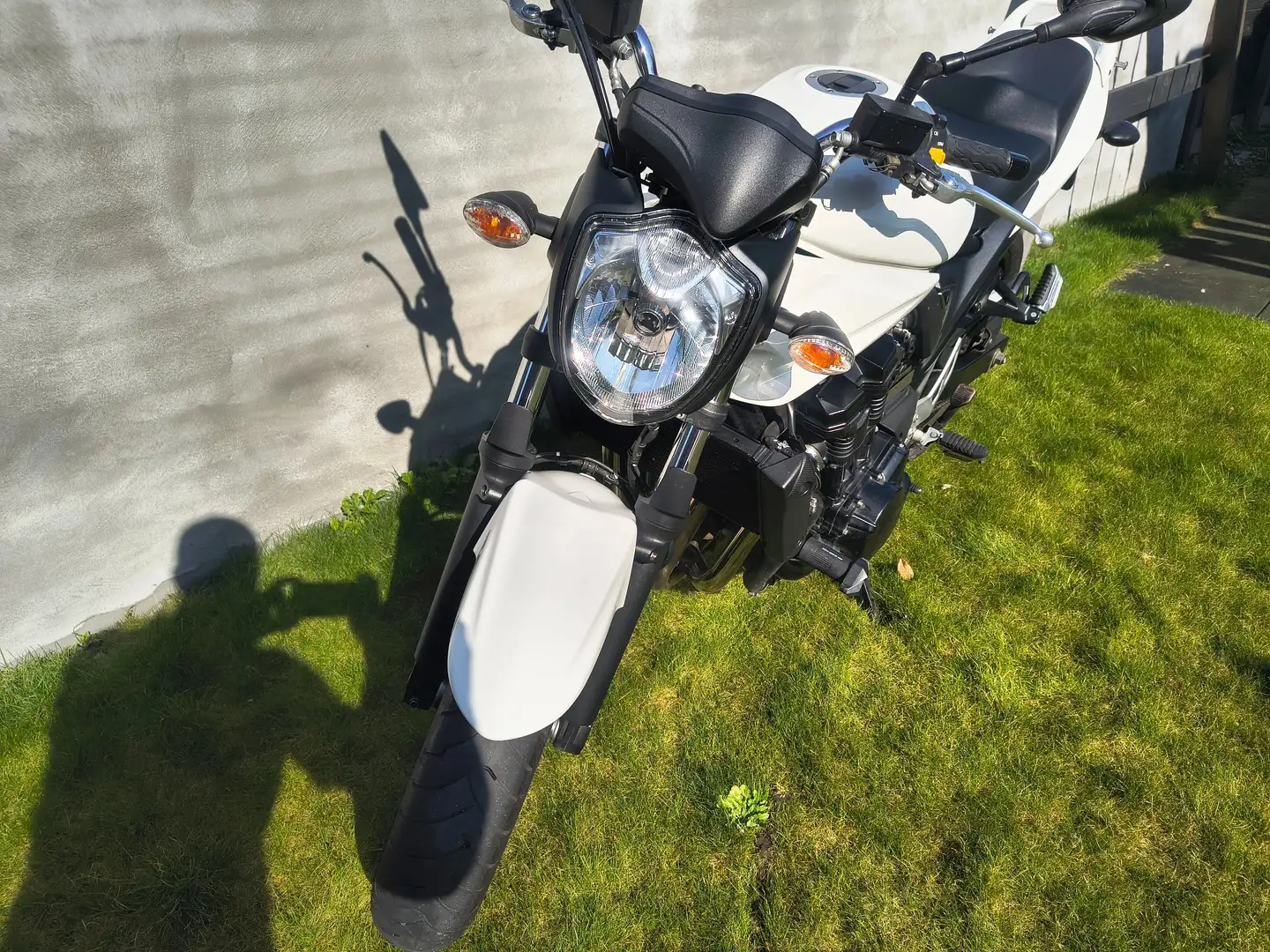 Suzuki GSF 650 GSF650A Naked bike Bílá - 1
