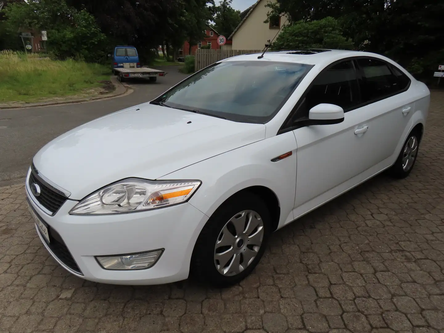 Ford Mondeo 1.6 Trend *nur 107 TKM*1.Hand*HU neu*Scheckheft* Weiß - 2