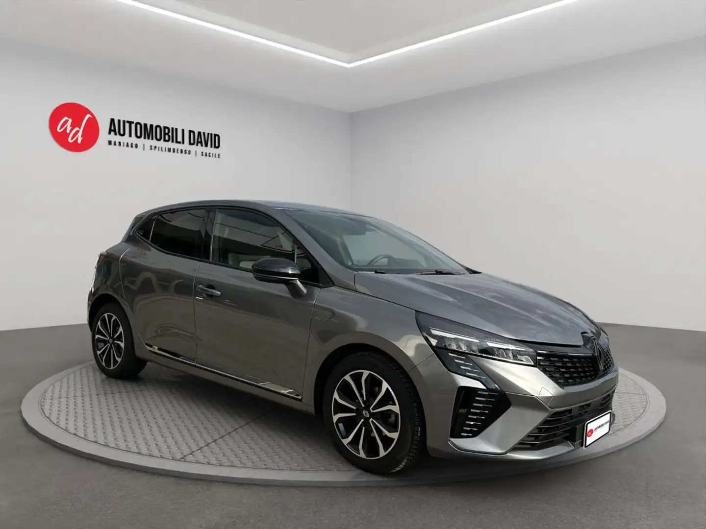 Renault Clio TCe 90 CV 5 porte Techno Grigio - 2