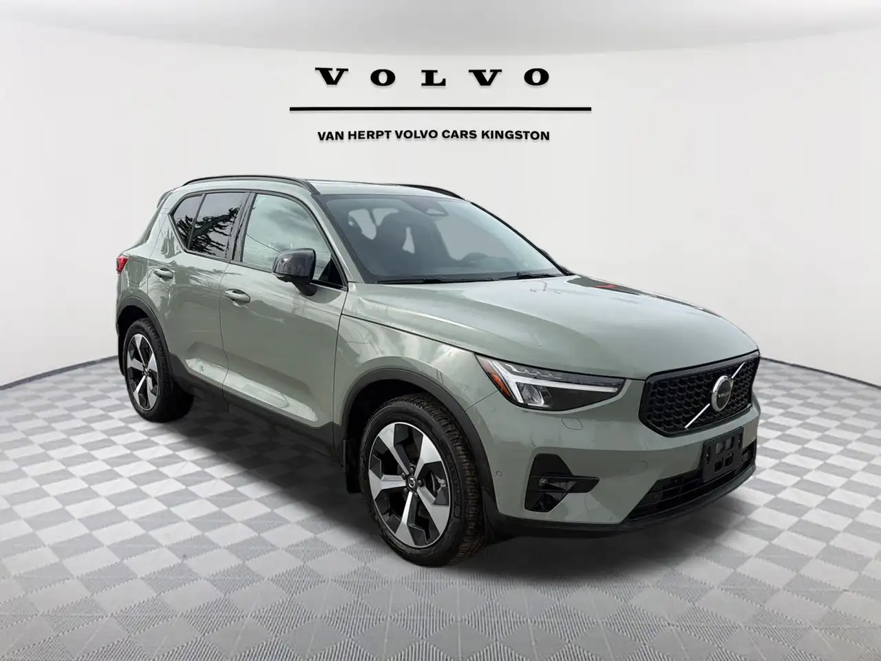 2025 Volvo XC40