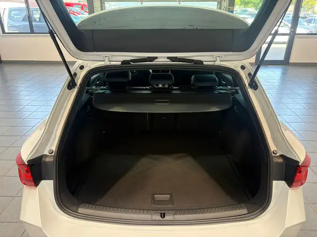 Cupra Leon view 6