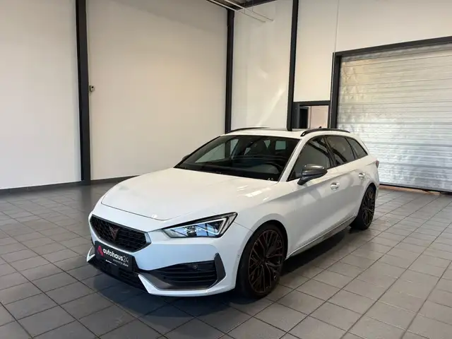 Cupra Leon view 3