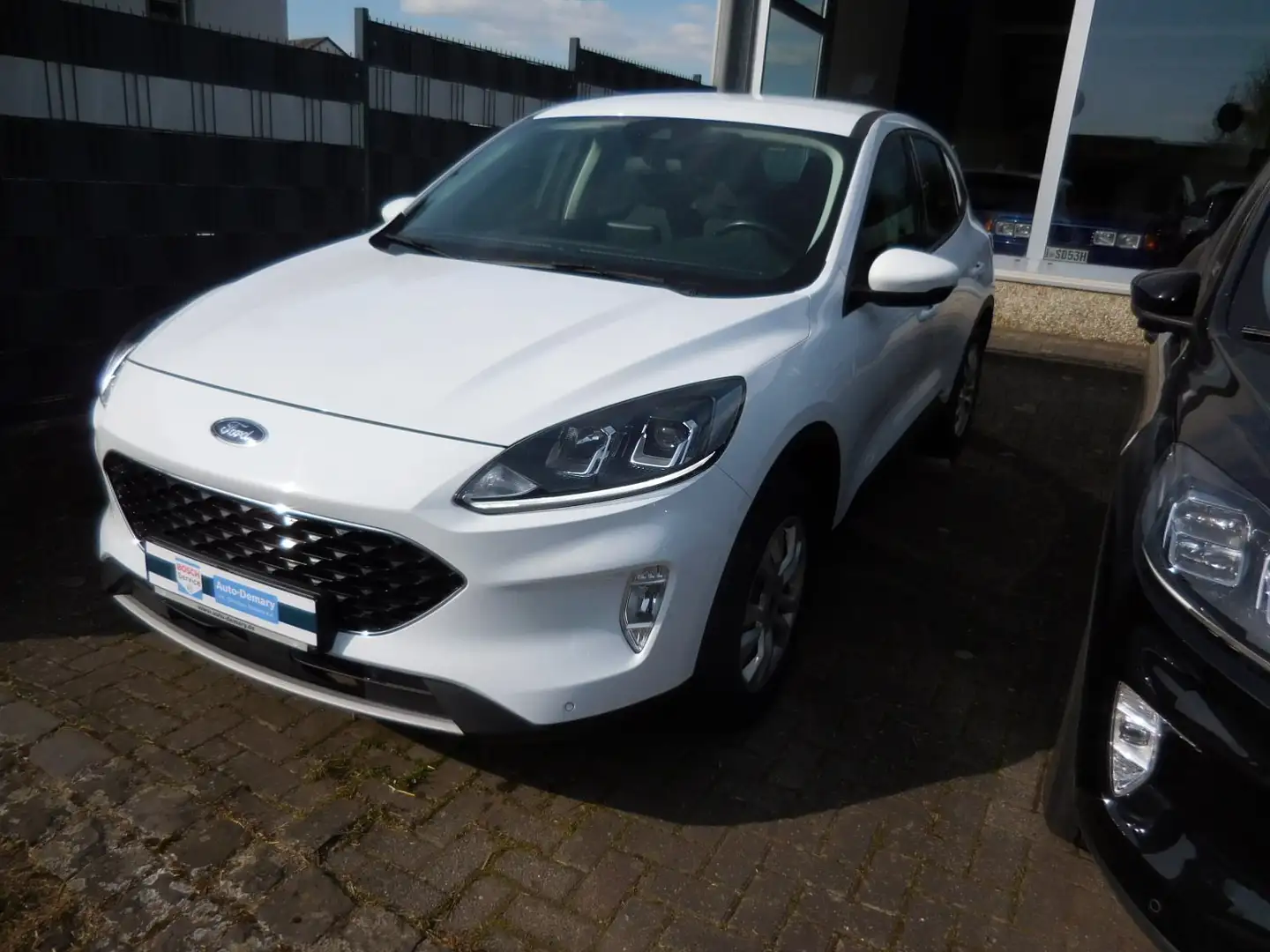 Ford Kuga Cool + Connect Blanc - 1