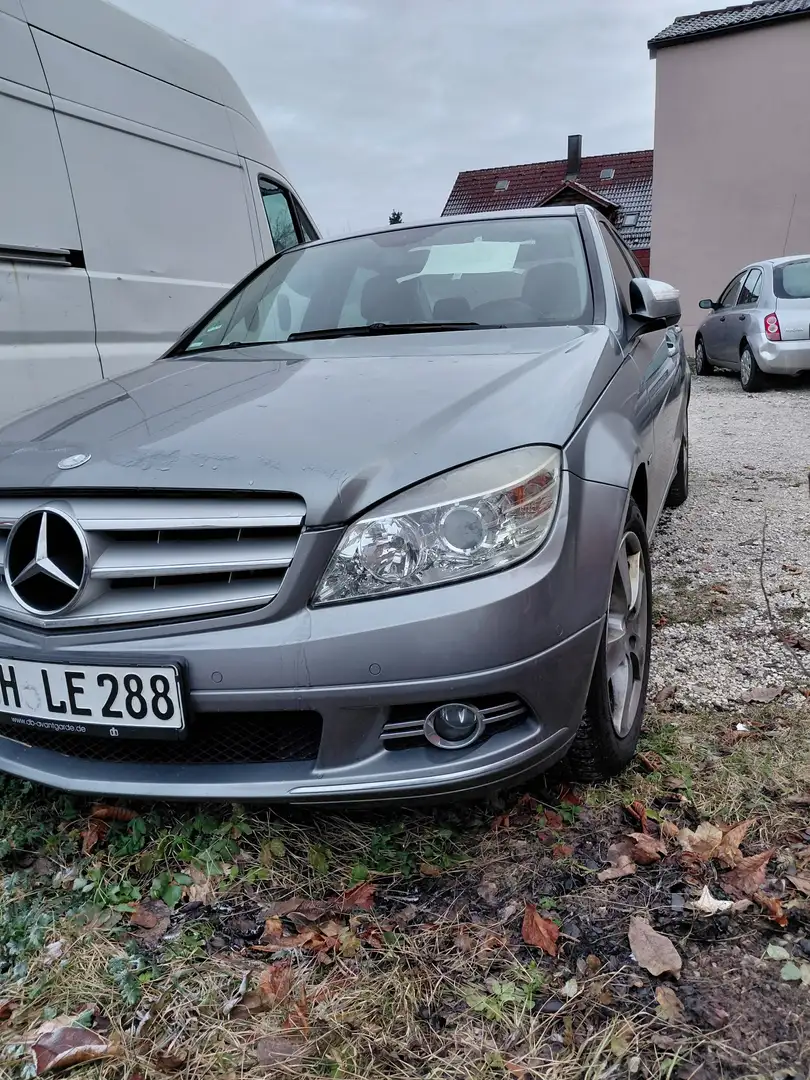 Mercedes-Benz 208 - 1