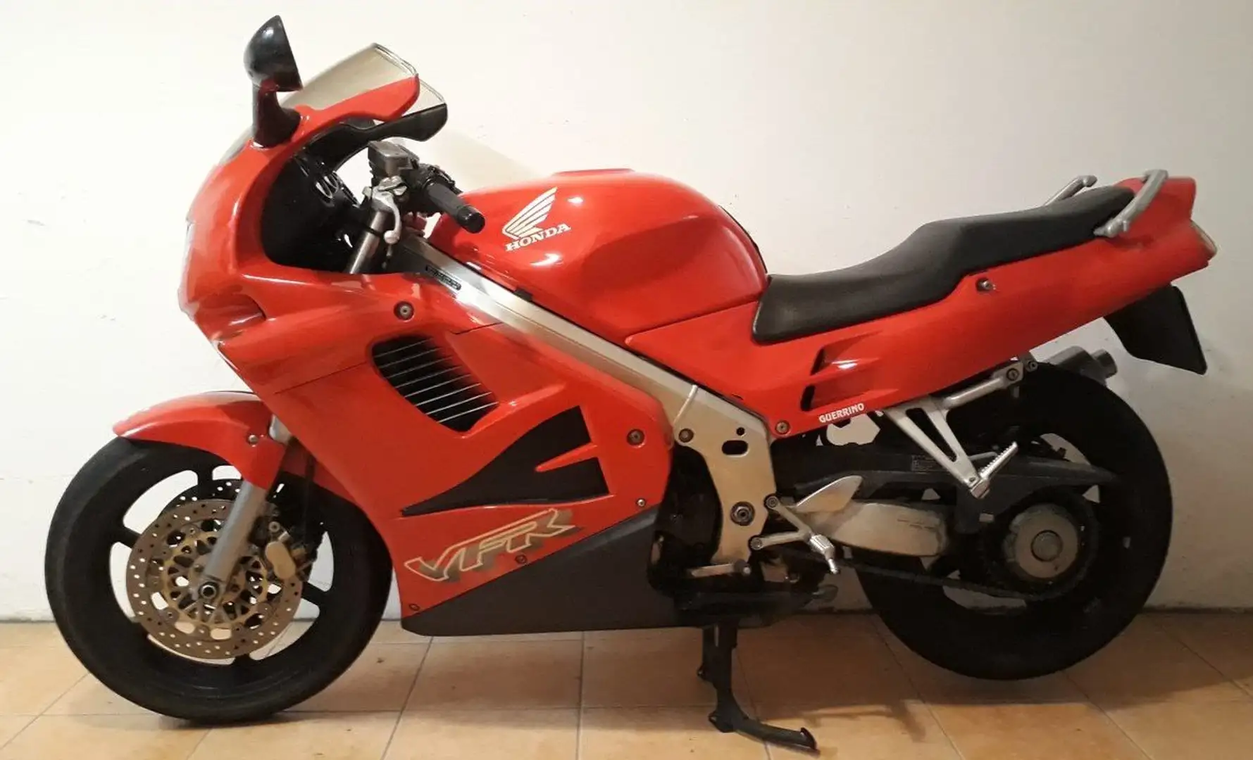 Honda VFR 750 F - RC36 Rood - 1