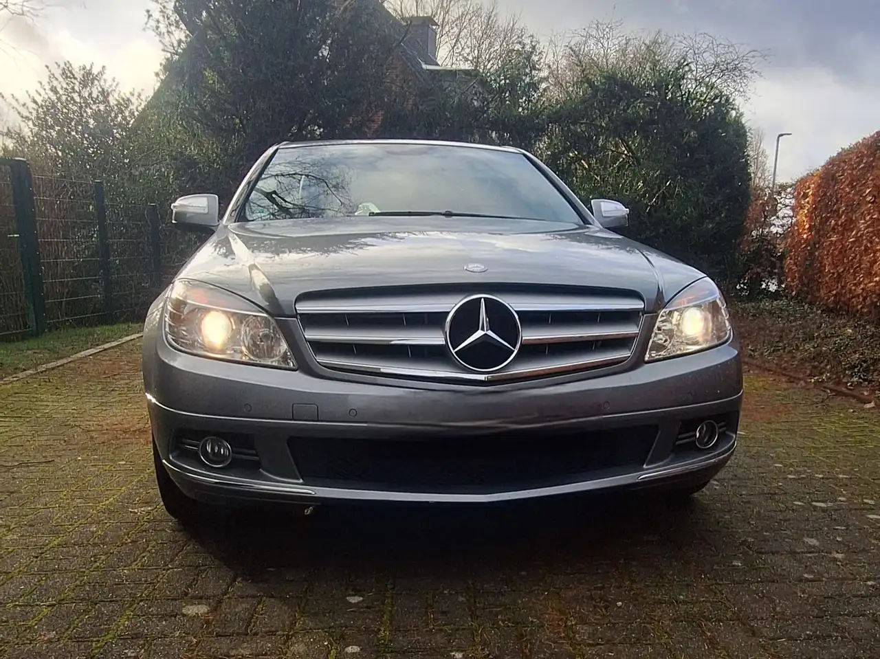 Mercedes-Benz C 230