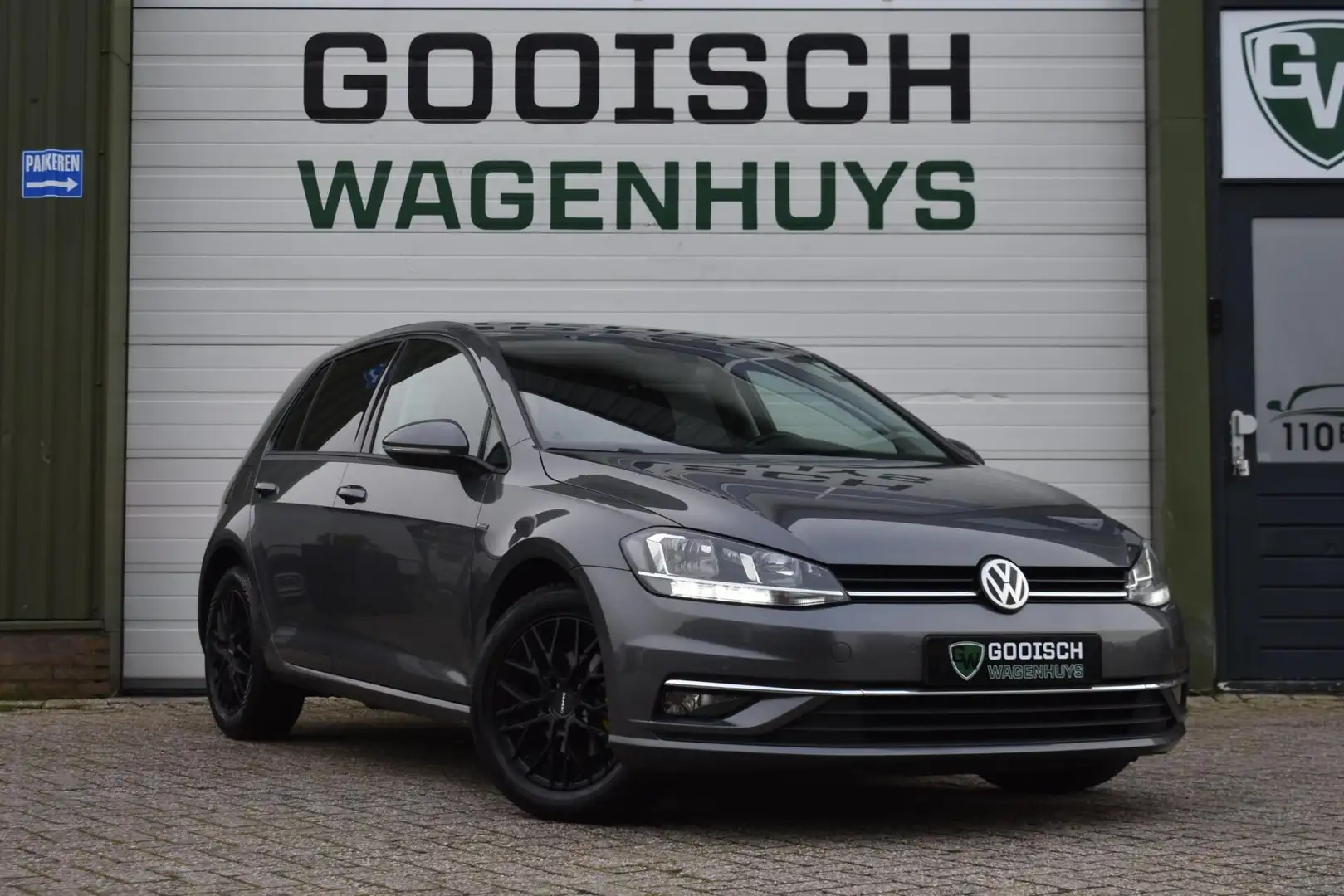 Volkswagen Golf 1.0 TSI Comfortline Business | Carplay | Adaptive Grijs - 2