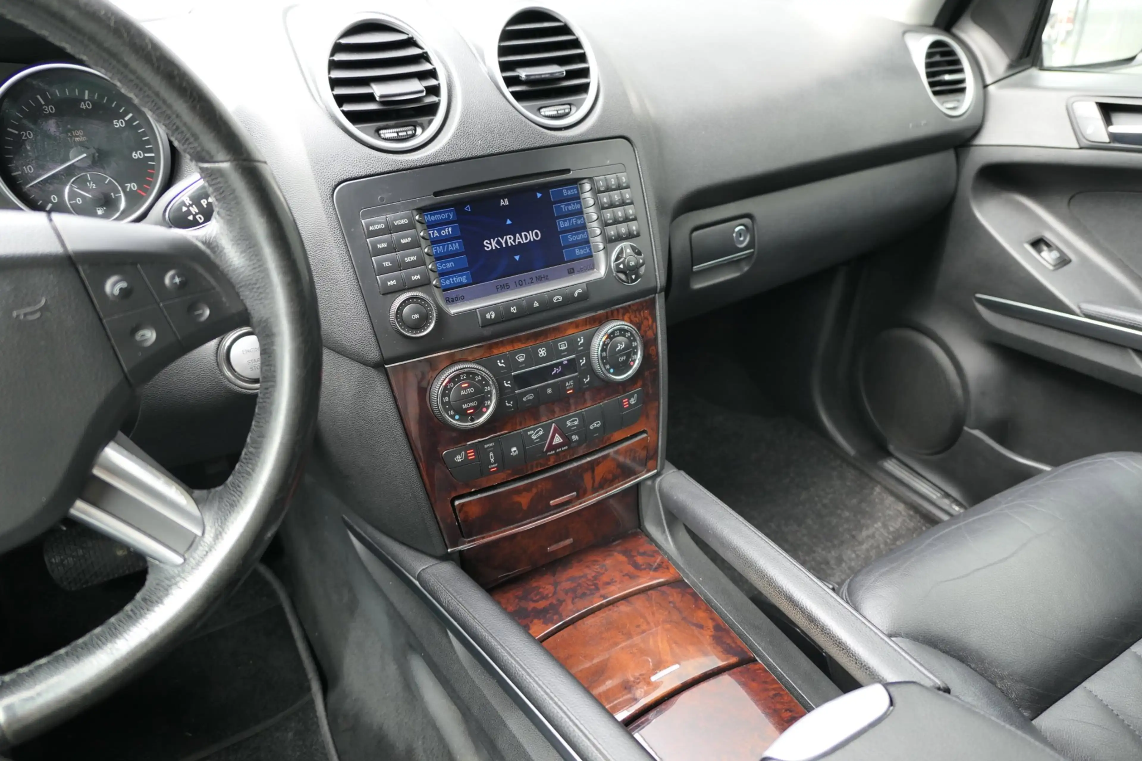 Mercedes-Benz ML 350 M-klasse NAP Youngtimer Luchtvering Harman/kardon — photo 13