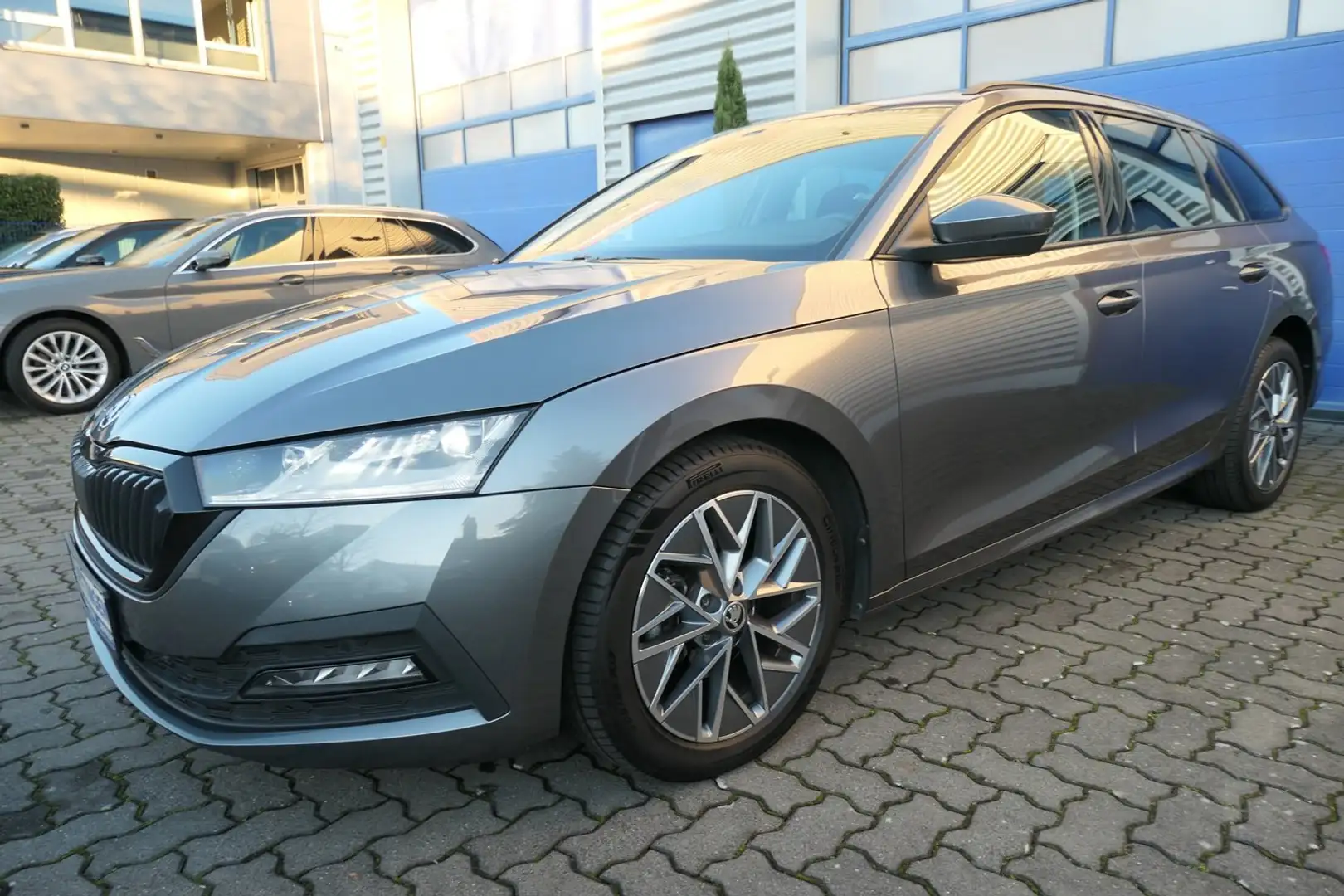 Skoda Octavia Octavia Combi 2.0 Tour Panorama LED Top Zustand ! Gris - 1