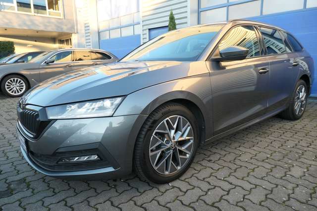 Imagine Skoda Octavia Octavia Combi 2.0 Tour Panorama LED Top Zustand !