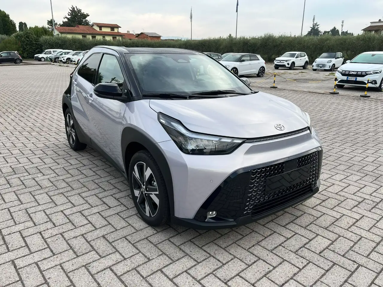 Toyota Aygo X 1.5 hybrid Icon e-cvt con EASY PACK — photo 1 of 15