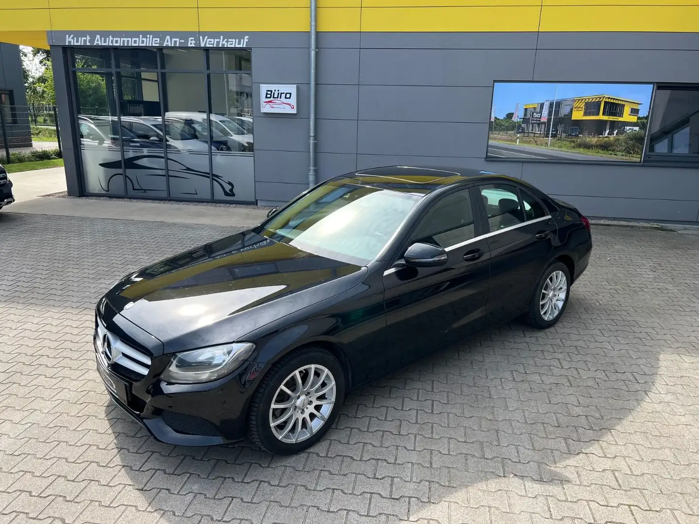 Mercedes-Benz C 180 BlueTec / d/AUTOMATIK/AHK/NAVI/SCHIEBD*/ Schwarz - 1
