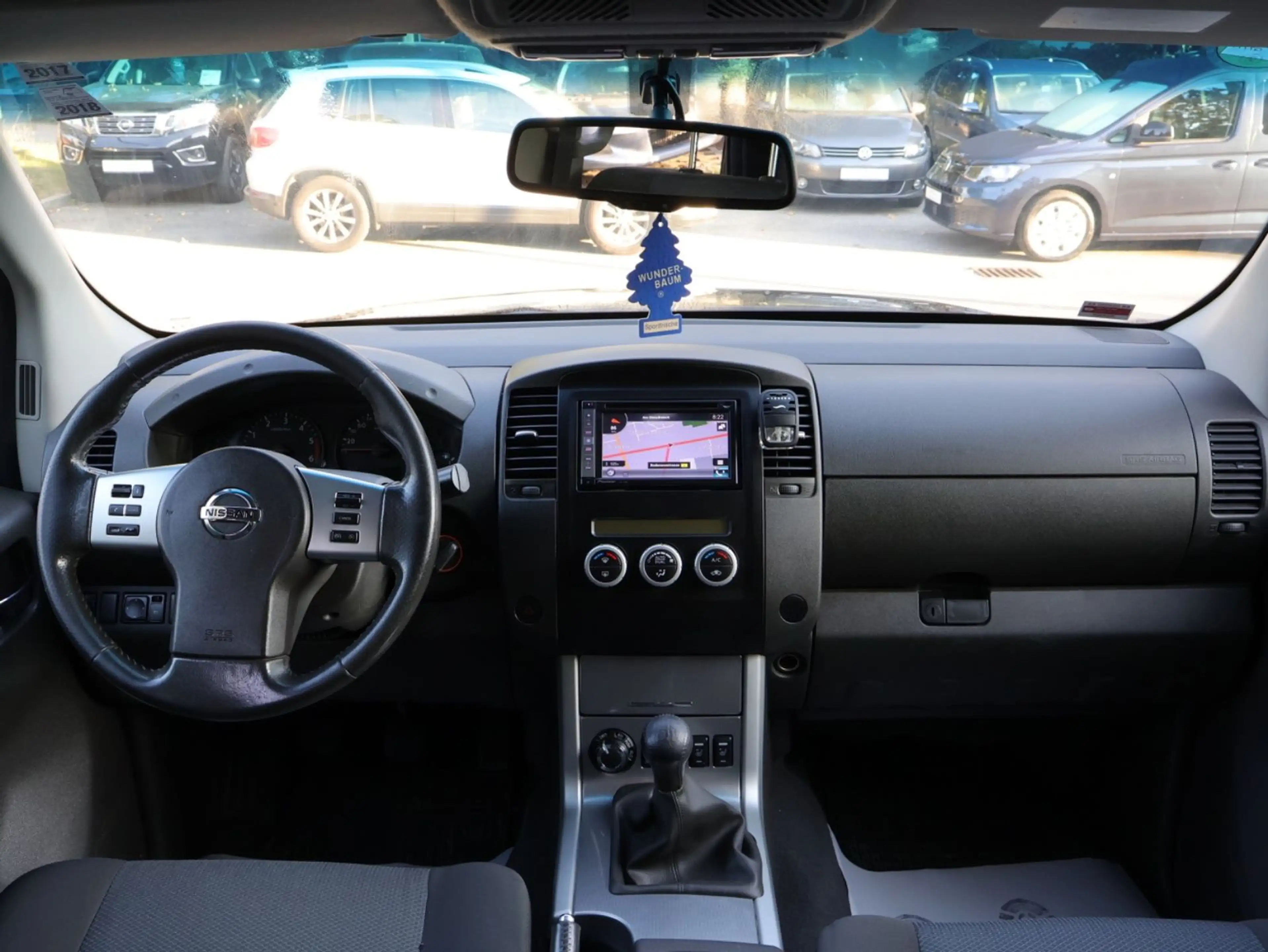 Nissan Navara Double Cab PLATINUM EVO 4X4 LB 2.5 dCi — photo 9