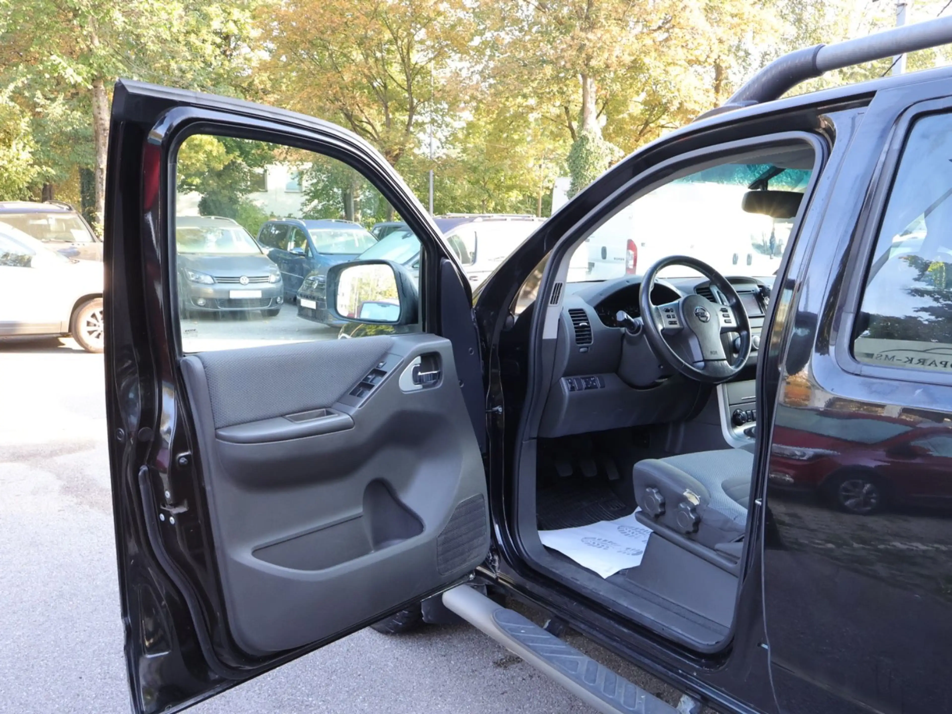 Nissan Navara Double Cab PLATINUM EVO 4X4 LB 2.5 dCi — photo 13