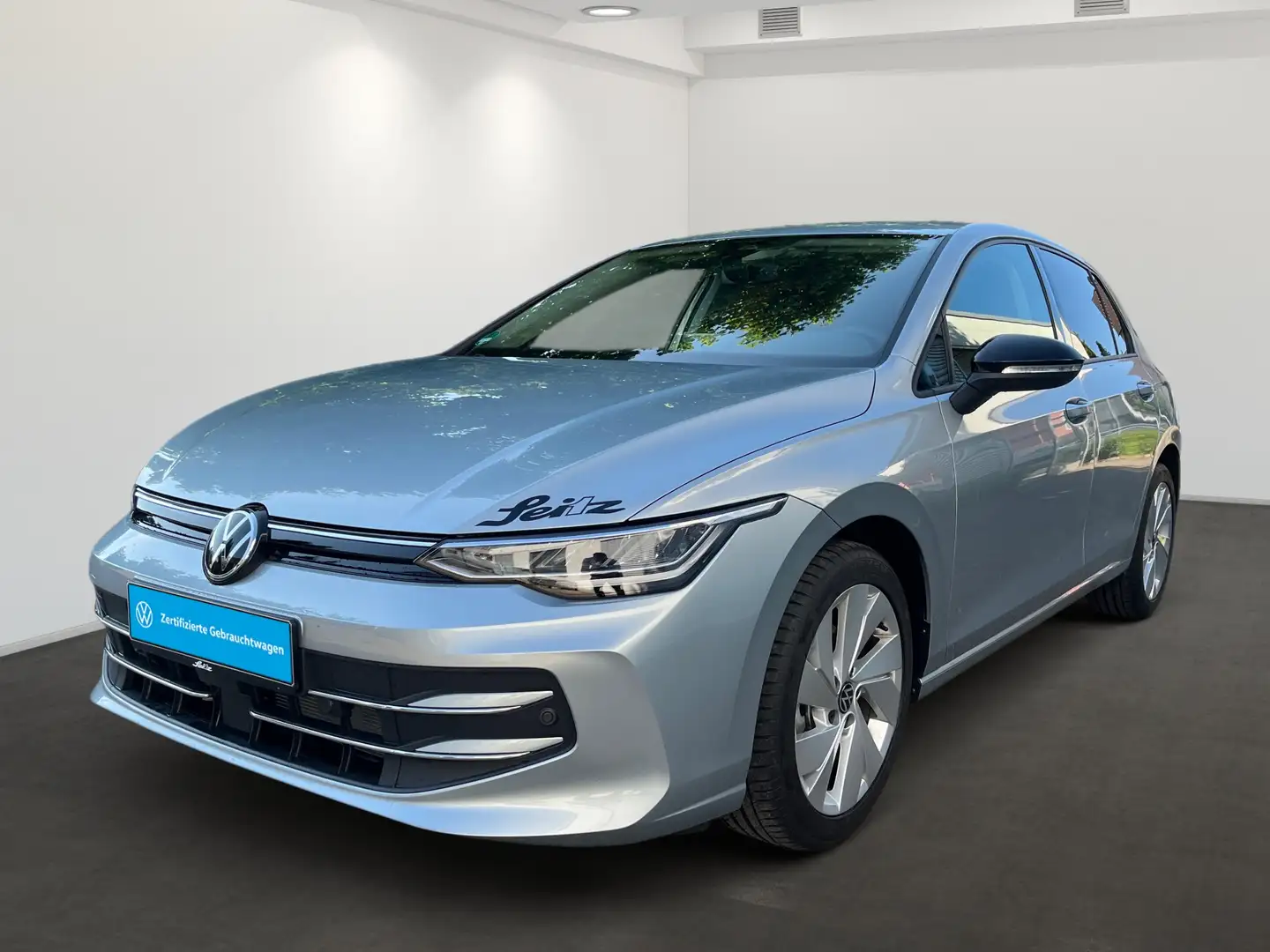 Volkswagen Golf VIII 1.5 eTSI Goal *LED*PDC*NAVI*SITZH* Zilver - 2