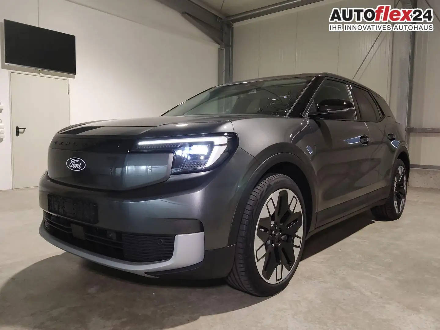 Ford Explorer Limited Edition Extended Range 79kWh 204PS Auto... Grau - 1