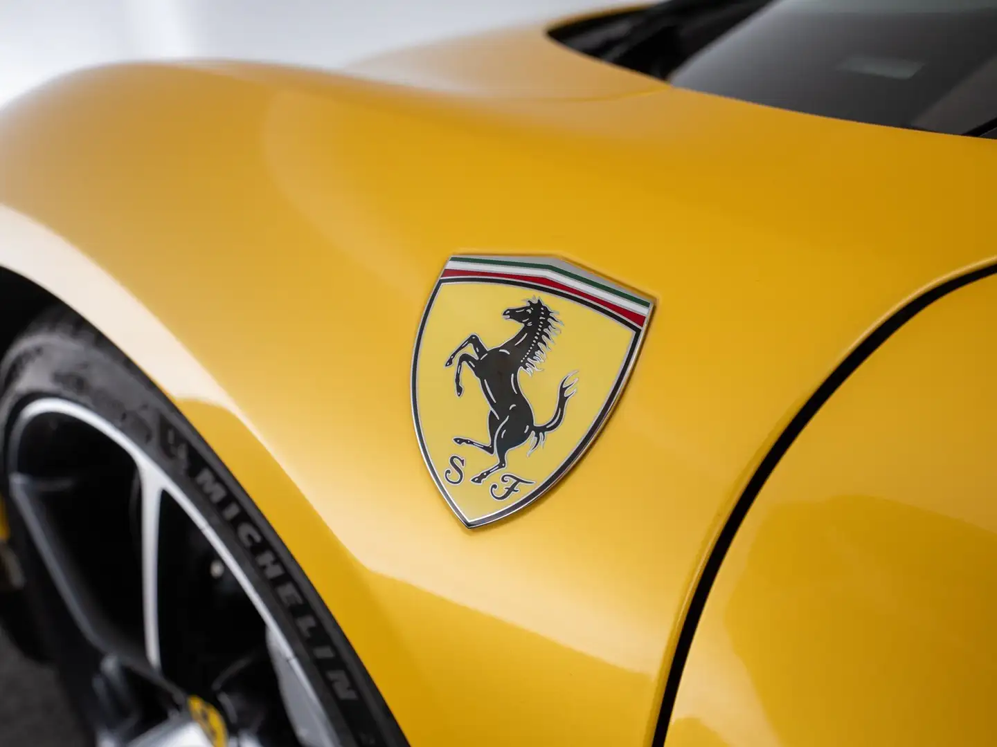 Ferrari 296 GTB Assetto Fiorano Ferrari SINGEN Gelb - 2