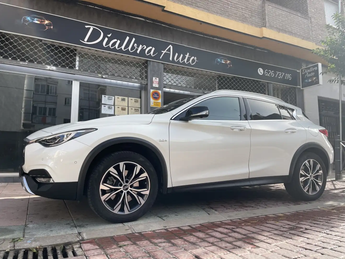 Infiniti QX30 2.2d Premium AWD 7DCT Blanco - 1